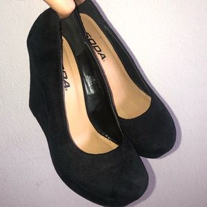 Black Soda Platform Wedges 4”